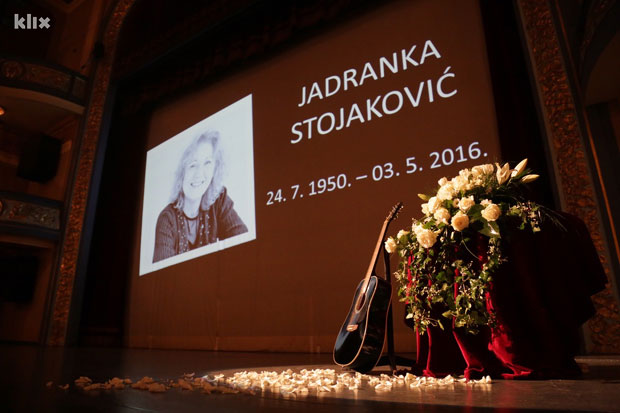 Опроштај од Јадранке Стојаковић: Научила нас како се чува осмех